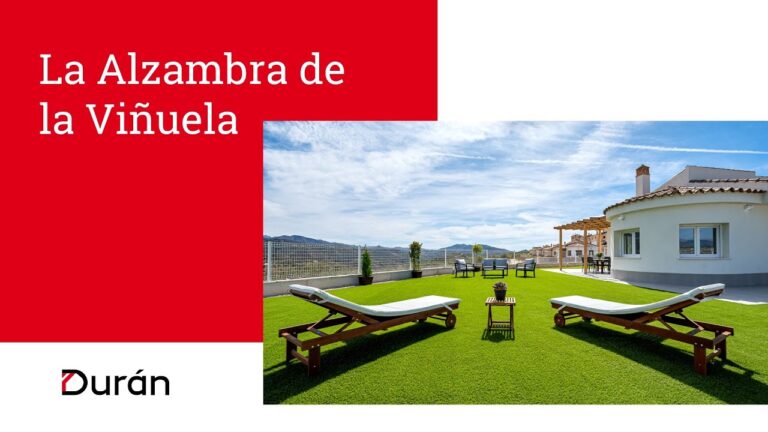 Armonía y Serenidad: Creando Terrazas con Fuentes y Muebles