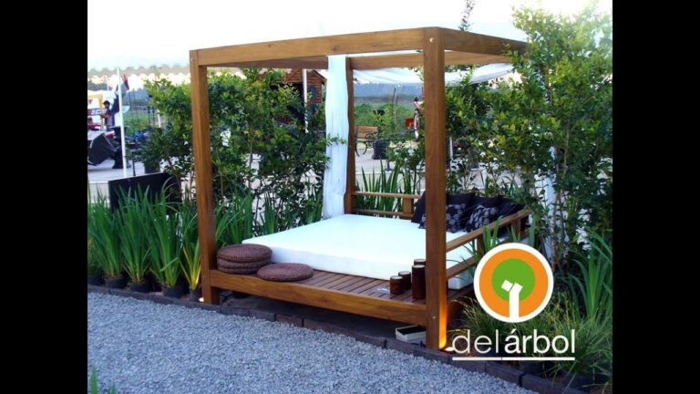 Ideas Creativas para Decorar Balcones con Reposeras Cómodas