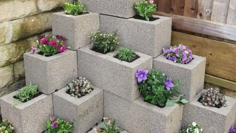 Ideas Creativas para Decorar Terrazas Pequeñas con Paredes de Ladrillo Reciclado